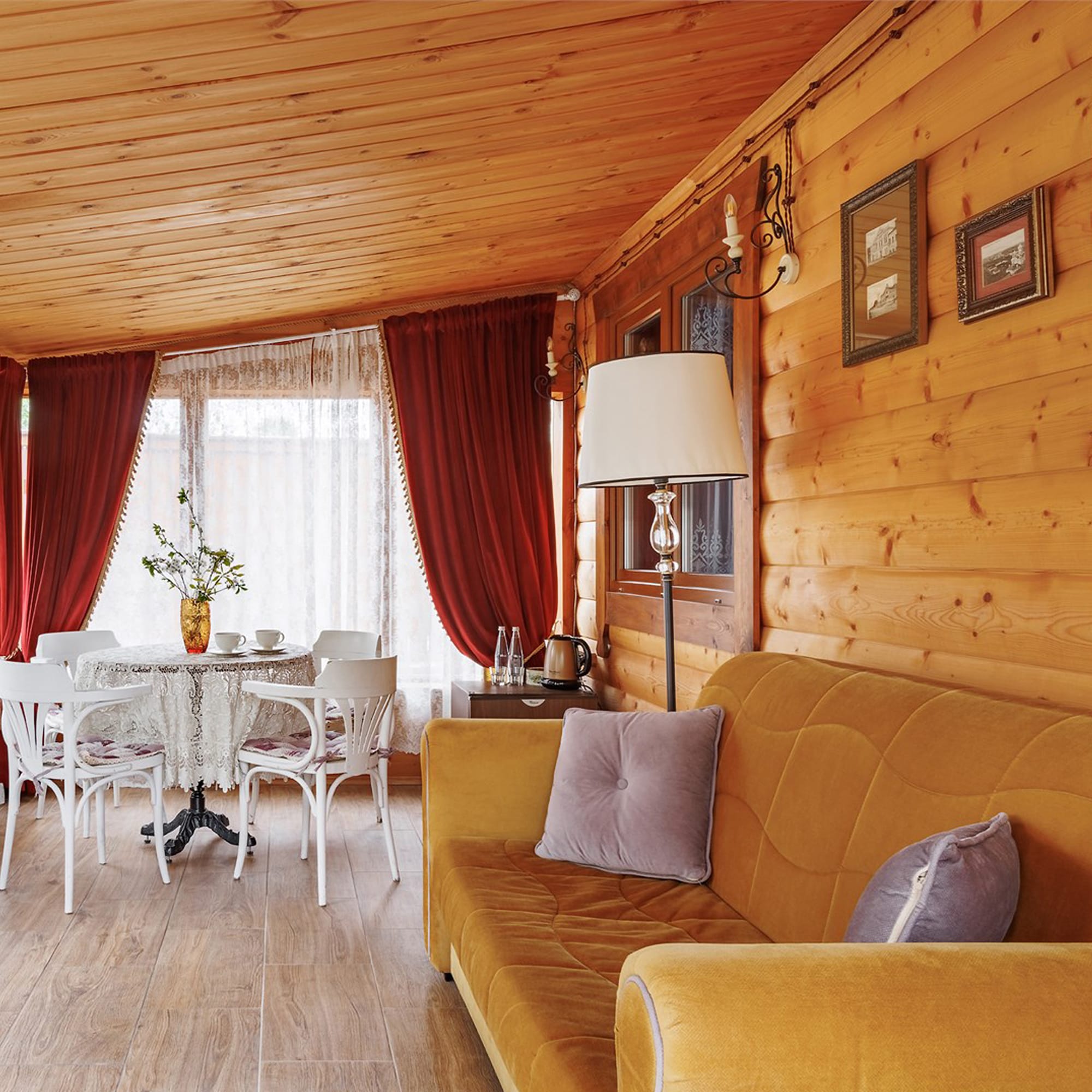 - 15% на все категории номеров в бутик-отеле Суздаля