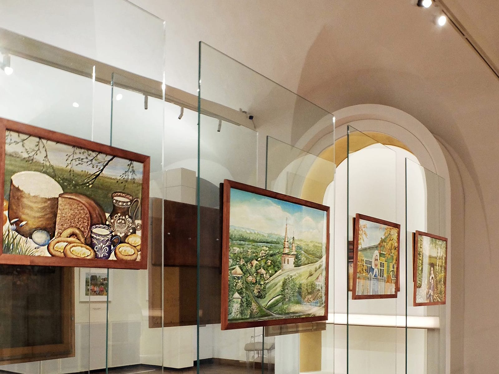 Выставка художников-наивистов в Суздале