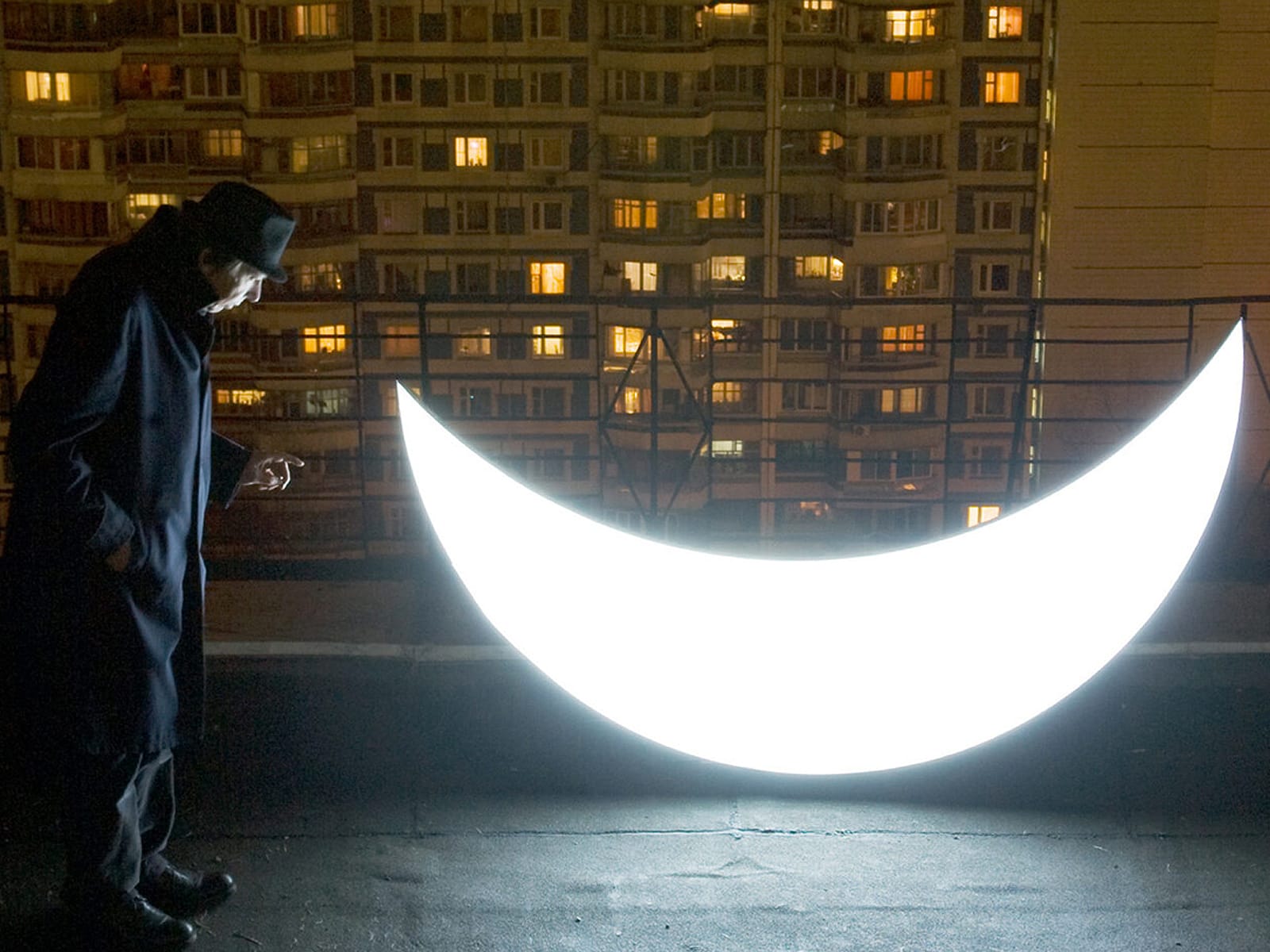 Выставка Леонида Тишкова</strong> «Кругом свет»