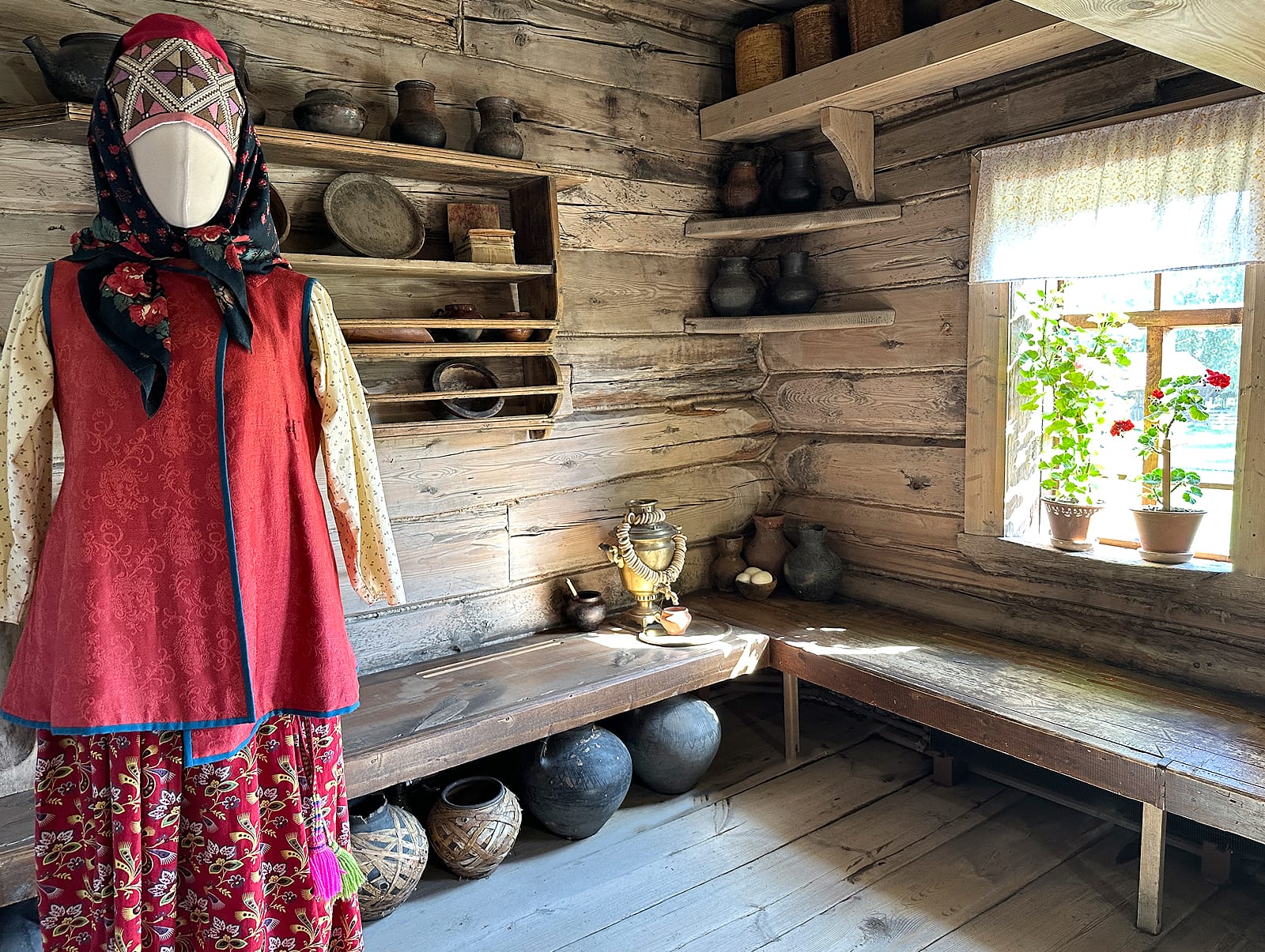 Музей деревянного зодчества и крестьянского быта