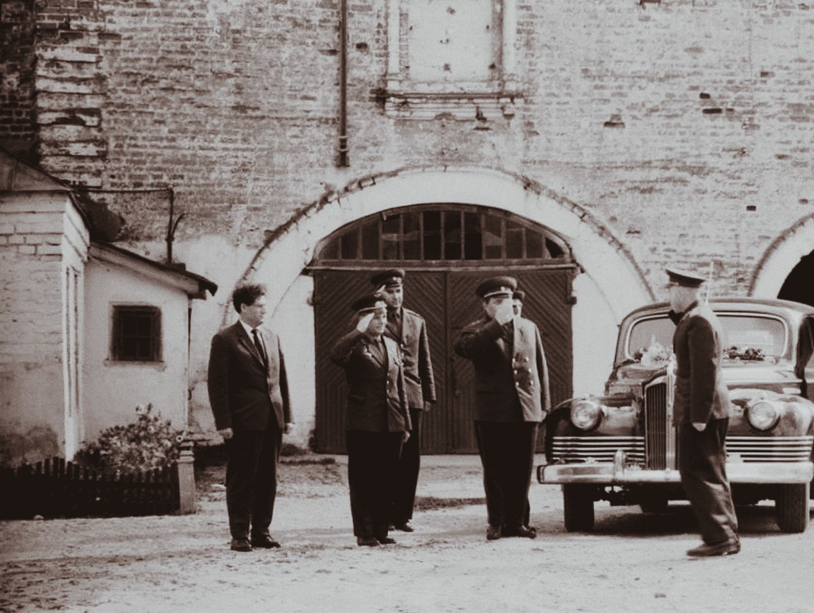 61 год назад Юрий Гагарин посетил Суздаль