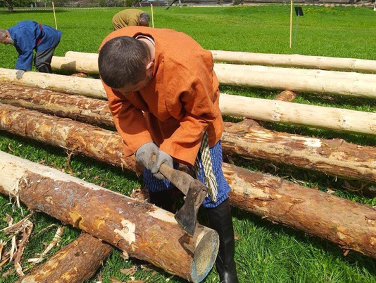 В Музее деревянного зодчества проходят уникальные практические занятия по традиционному плотницкому ремеслу