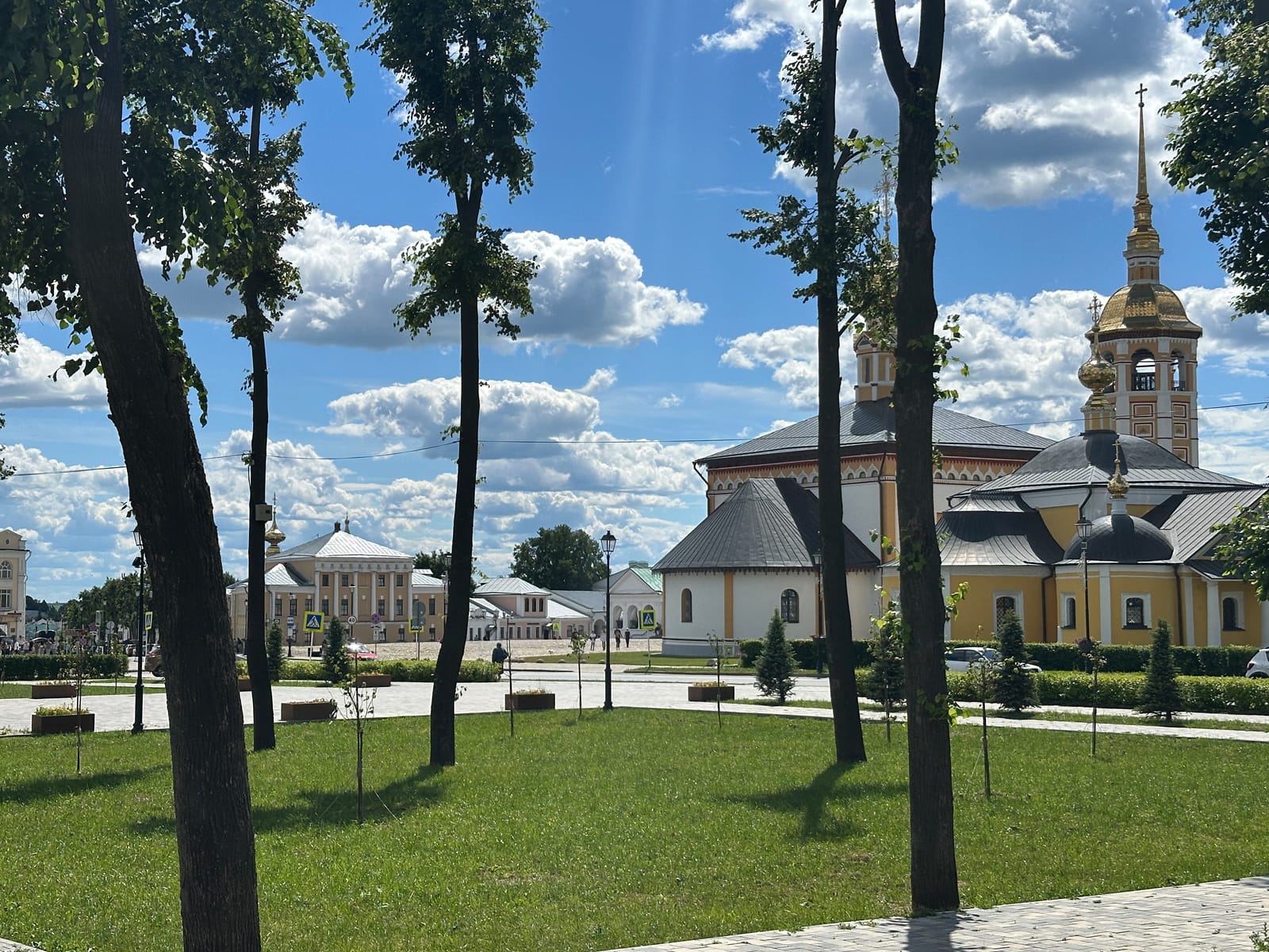 Суздаль упрощает передвижение: навигация, оплата парковок и проезд в одном приложении