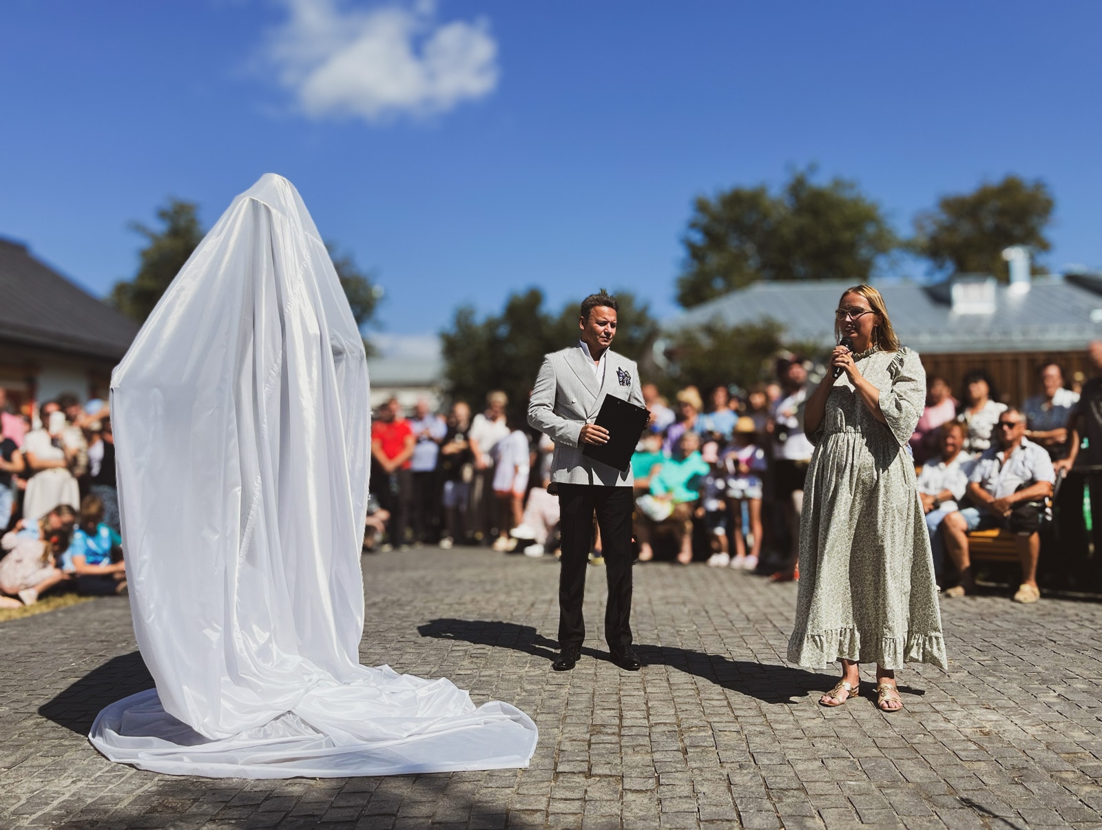 Открытие памятника Бальзаминову в Суздале, Администрация г. Суздаль