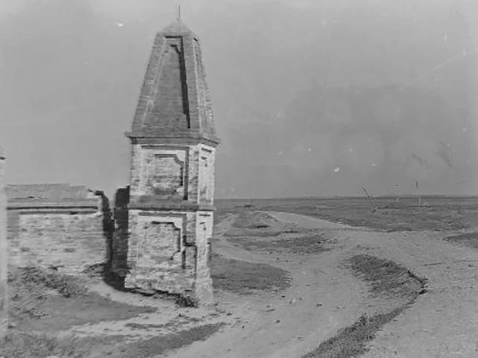 Старинная фотография Суздальской заставы