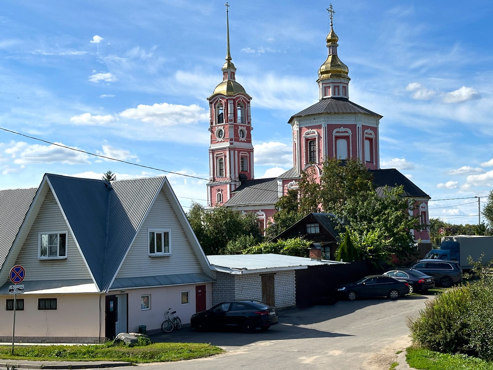 Вид из отеля &laquo;Кремлевский&raquo; в Суздале